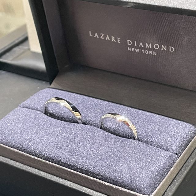 【ラザール ダイヤモンド(LAZARE DIAMOND)の口コミ】 ダイアモンドの輝きがダントツで綺麗です。
日本のブランドは華奢で大きな…