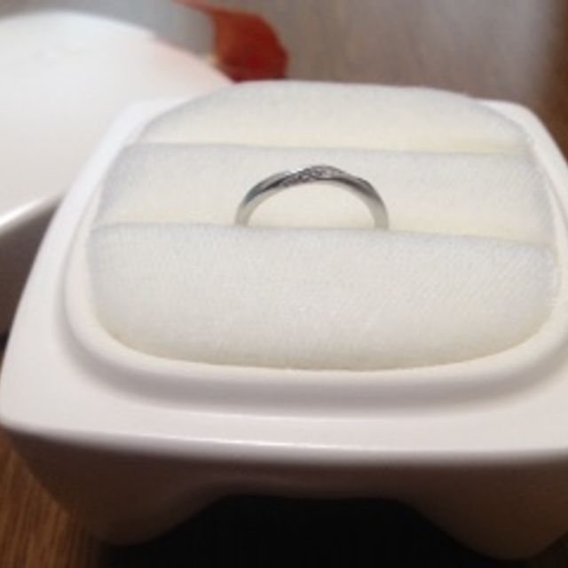 【俄(にわか)の口コミ】 以前主人からプレゼントされていた婚約指輪がこちらのブランドで、セット…