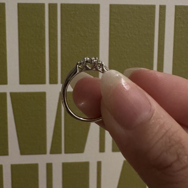 【アイプリモ(I-PRIMO)の口コミ】 ハートの穴が空いているのがとてもキュートで私に似合うと余って即決だっ…