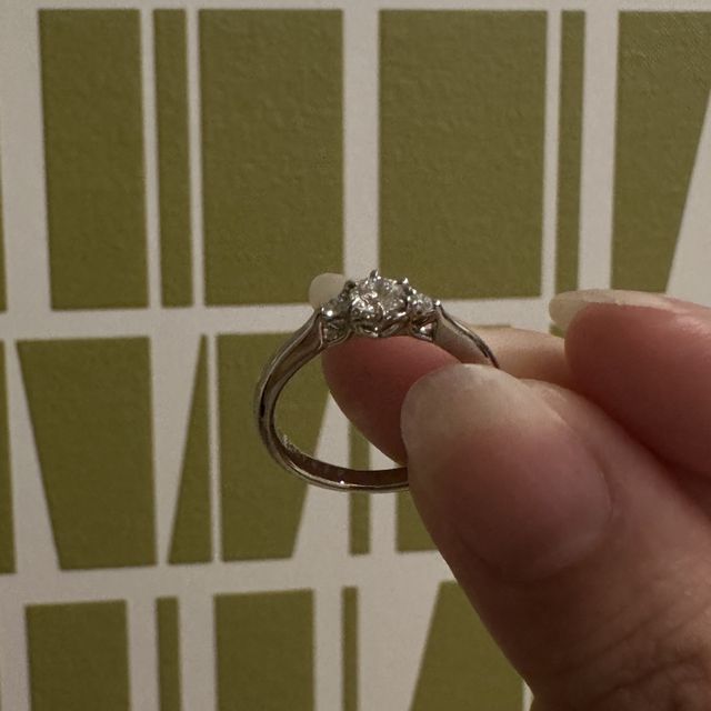 【アイプリモ(I-PRIMO)の口コミ】 ハートの穴が空いているのがとてもキュートで私に似合うと余って即決だっ…