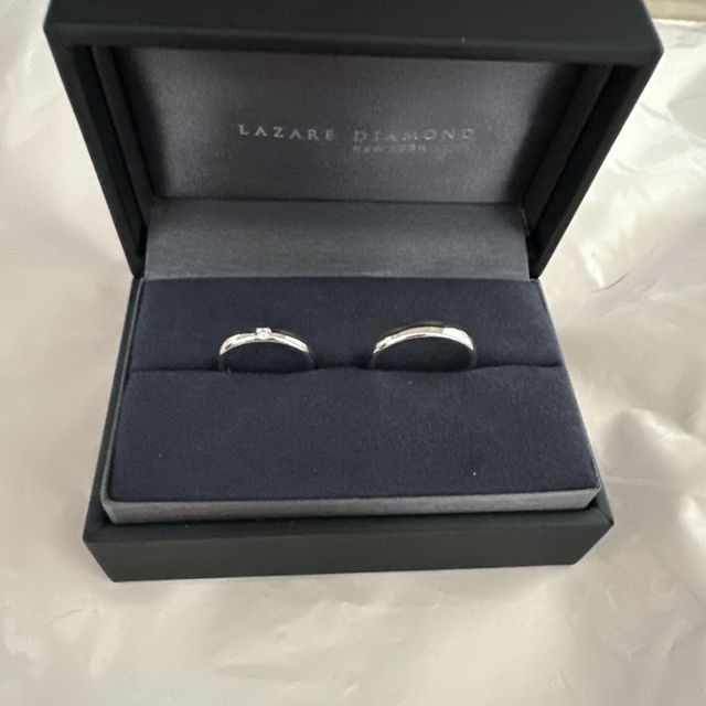 【ラザール ダイヤモンド(LAZARE DIAMOND)の口コミ】 最初は派手なものも検討していましたが、シンプルで飽きがこないデザイン…