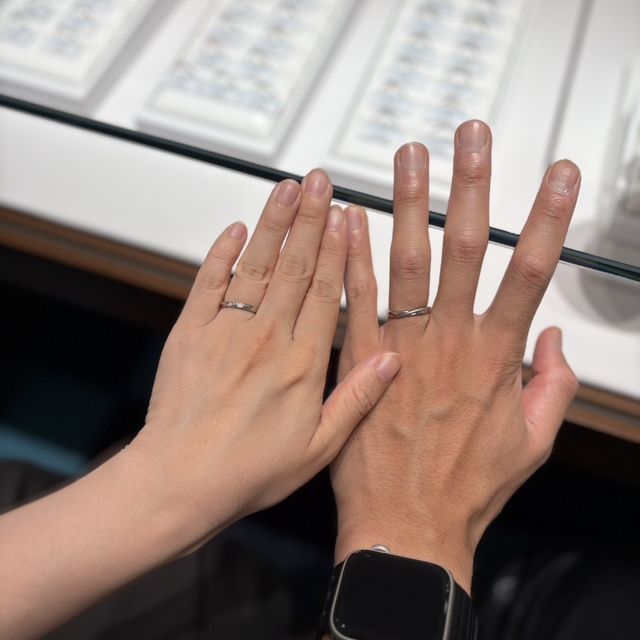 【銀座ダイヤモンドシライシの口コミ】 憧れの海外ブランドでも指輪を見せていただきましたが、2店舗目で伺った銀…