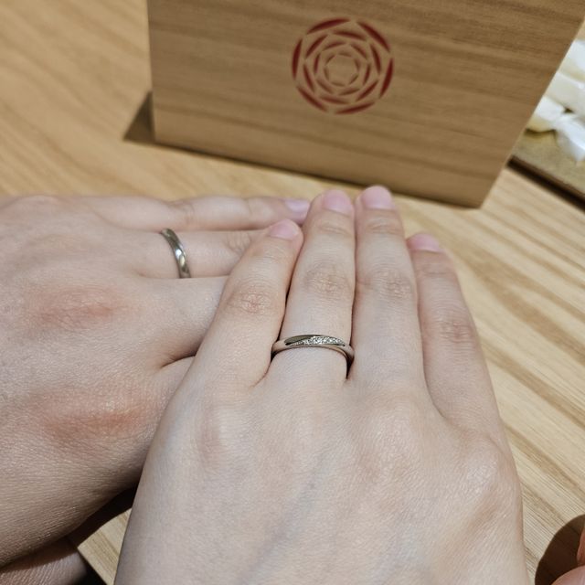 【出雲結(いずもゆい)の口コミ】 デザインがシンプルながらも大変気品があり、日常でもずっと付けやすくて…