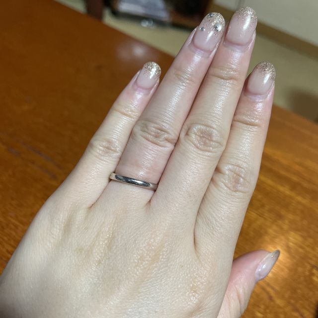 【エクセルコダイヤモンド(EXELCO DIAMOND)の口コミ】 ◎どの角度から見ても可愛い
正面からダイヤモンドが散りばめられていてキ…