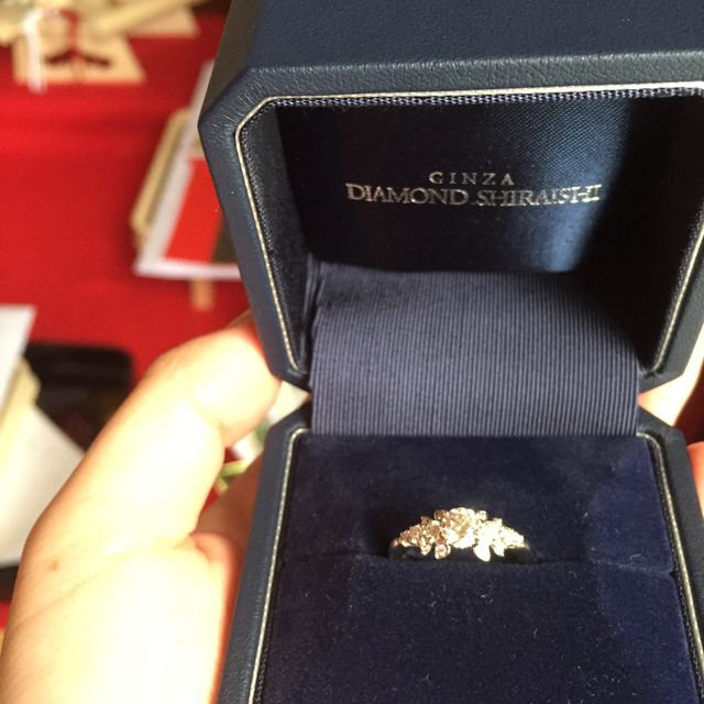 【銀座ダイヤモンドシライシの口コミ】 インスタグラムで見てデザインが気に入り来店しました。今年の春に出た新…