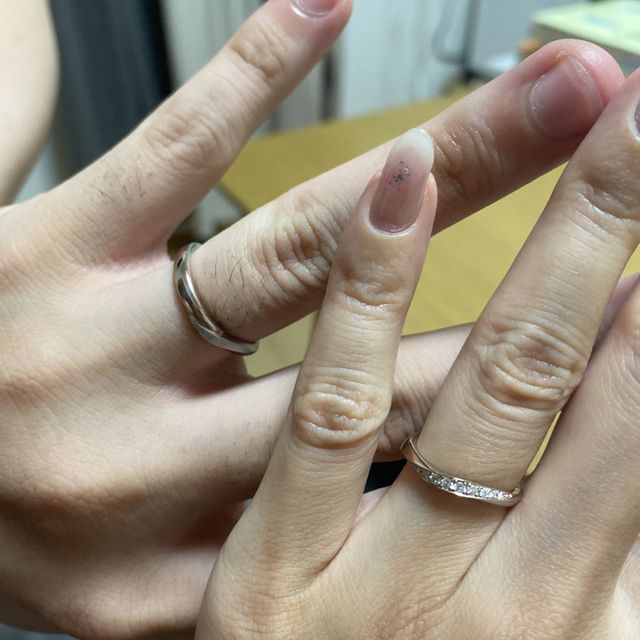 【アイプリモ(I-PRIMO)の口コミ】 男性はゴールドとシルバーのマット加工で飽きがこない作りになっています…