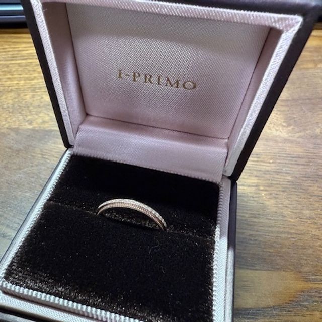 【アイプリモ(I-PRIMO)の口コミ】 ピンクゴールドのハーフエタニティリングを購入しました。薄くて引っかか…