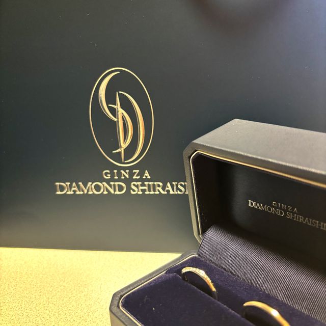 【銀座ダイヤモンドシライシの口コミ】 付け心地が良く、メレダイヤも綺麗です！
私はウェーブが似合ってて、彼は…
