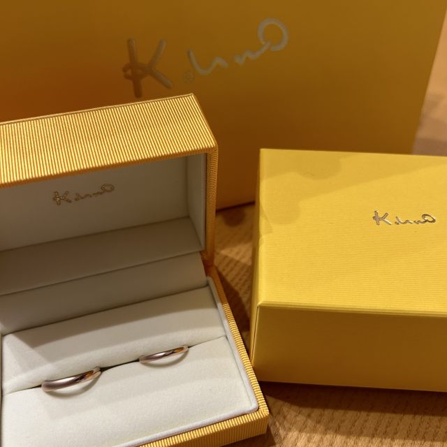 【ケイウノ ブライダル(K.UNO BRIDAL)の口コミ】 月日をベースに、表面はピンクゴールド、内側はプラチナにしました。刻印…