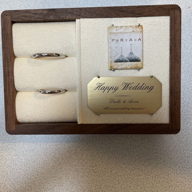 【PORTADA(ポルターダ)の口コミ】 デザインはシンプルですがダイヤも付いているので高級感があります。また…