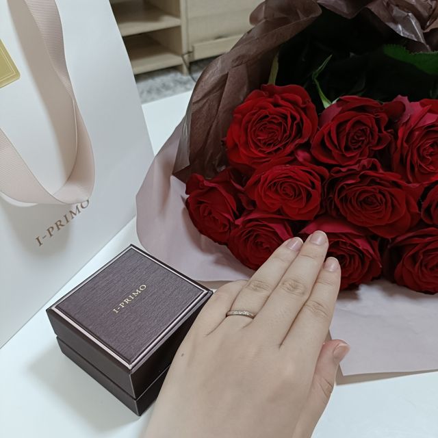 【アイプリモ(I-PRIMO)の口コミ】 婚約指輪を購入しなかった為、普段つけることができる物で尚且つキラッと…