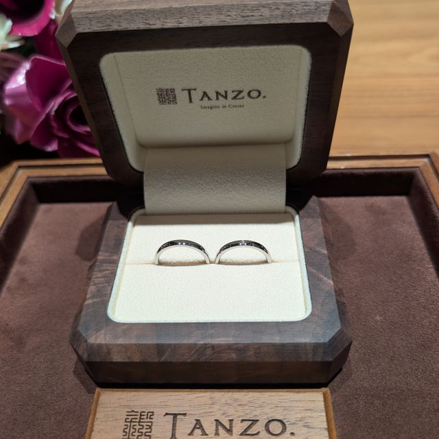 【TANZO.(鍛造指輪)の口コミ】 鍛造製法で、サイズ変更可能で、シンプルなデザインで、ダイヤモンドが一…
