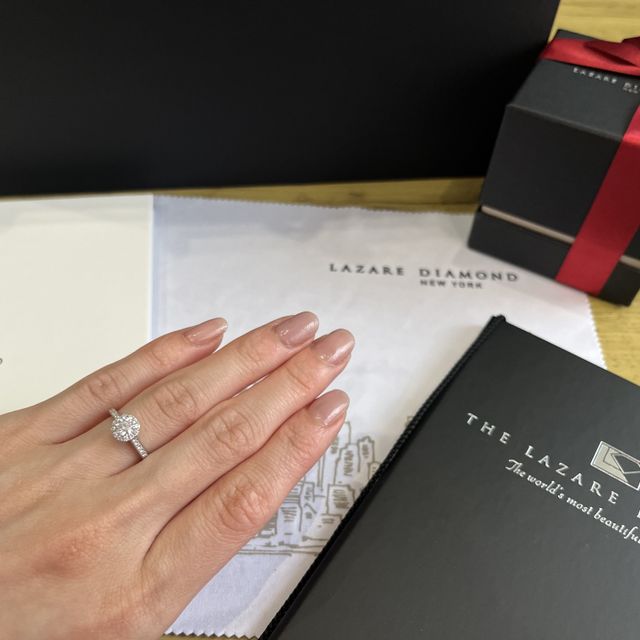 【ラザール ダイヤモンド(LAZARE DIAMOND)の口コミ】 エンゲージリングのリサーチを始めて、一番最初に気になっていた指輪でし…