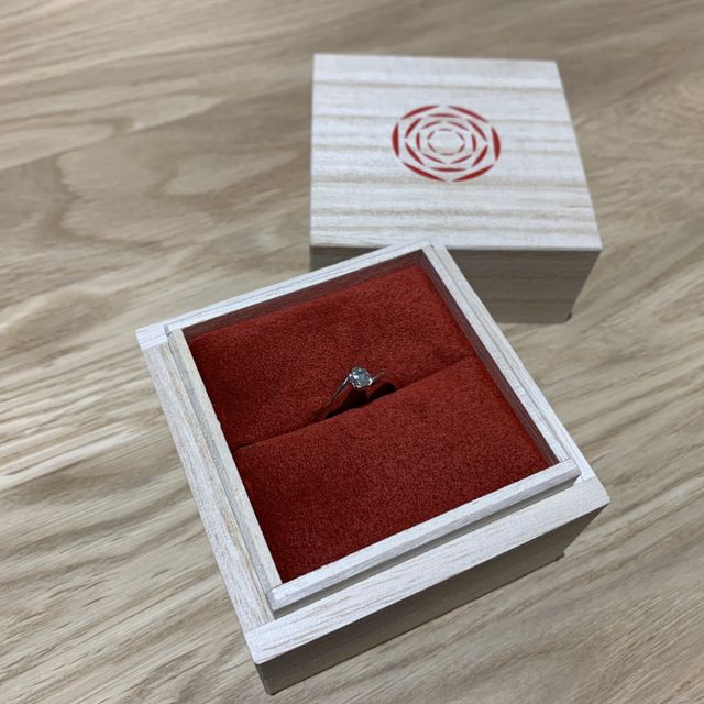 【出雲結(いずもゆい)の口コミ】 婚約期間中職場にも着けていっていましたが、光結はデザインが伏せ込みで…