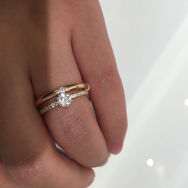 【カルティエ(Cartier)の口コミ】 シンプルなデザインのリングです。プラチナで探していたのですが、ゴール…