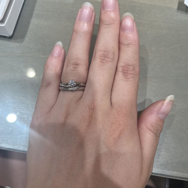 【アイプリモ(I-PRIMO)の口コミ】 この指輪はすごくフェミニンな印象で、自分は可愛い系統が好きだったため…