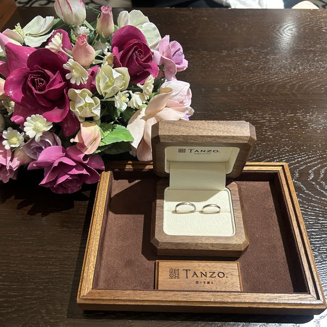 【TANZO.(鍛造指輪)の口コミ】 選べるデザインの種類が多く、半分マットであったり、アイスマットなど様…