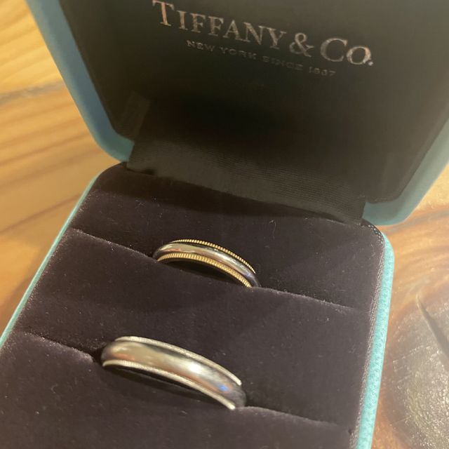【ティファニー(Tiffany & Co.)の口コミ】 シンプルなデザインですが、リングの上下にデザインがあるので普通と違う…
