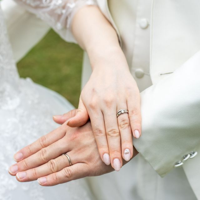 【ブルガリ(BVLGARI)の口コミ】 結婚指輪は、ウェーブがかかっていて、しっかり指にフィットします！！
傷…