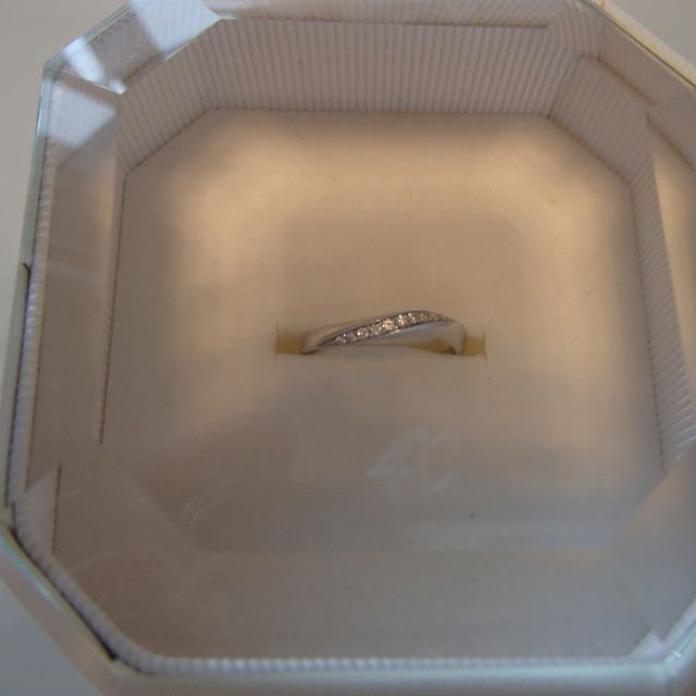【4℃ BRIDAL(ヨンドシーブライダル)の口コミ】 婚約指輪が4℃だったので、重ね付けするなら同じブランドにしたかったのが…