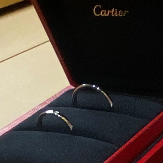 【カルティエ(Cartier)の口コミ】 デザインはシンプルなものです。わたしはダイア一粒入ったものです。また…