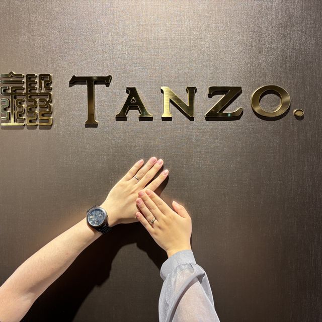 【TANZO.(鍛造指輪)の口コミ】 艶消しをいれることで、シルバー一色なのに二層の指輪に見えることです。
…