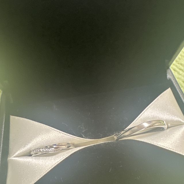 【エクセルコダイヤモンド(EXELCO DIAMOND)の口コミ】 普段指輪をつける事が無かったので、試着でつけた時の付け心地が良く、と…