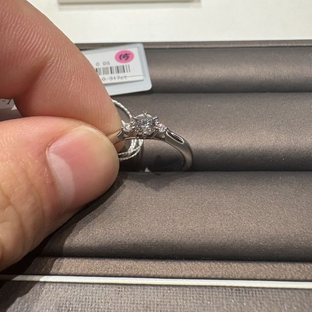 【アイプリモ(I-PRIMO)の口コミ】 可愛らしいキュートなデザインが多く、リングのデザインを決定するのに非…