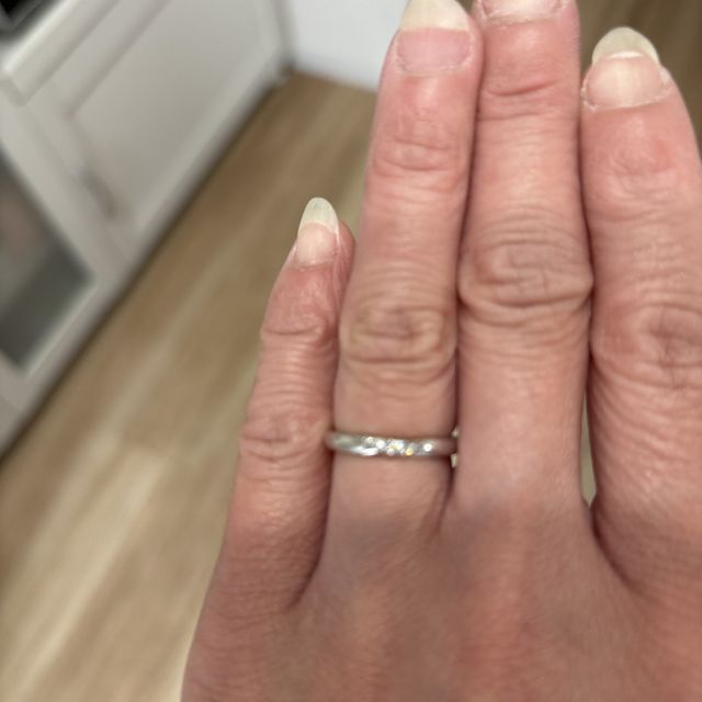 【エクセルコダイヤモンド(EXELCO DIAMOND)の口コミ】 こちらに決めたのはストレートでダイヤのデザインがとても気に入りました…