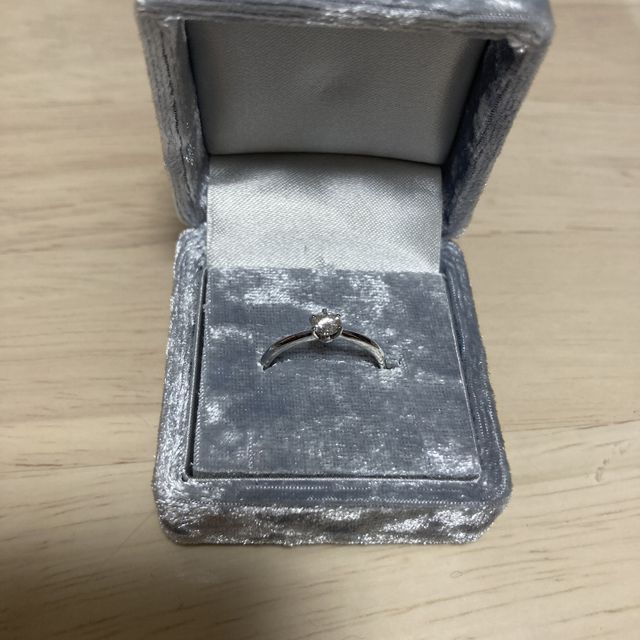 【COCCO(コッコ)の口コミ】 目立ちすぎないものがよく、リングが太すぎないのも良かったです。結婚指…