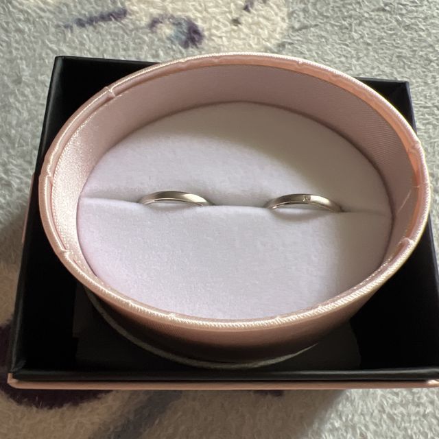 【insembre(インセンブレ)の口コミ】 派手すぎずシンプルで普段から着用しやすい
あまり表面にツヤがあるのが嫌…