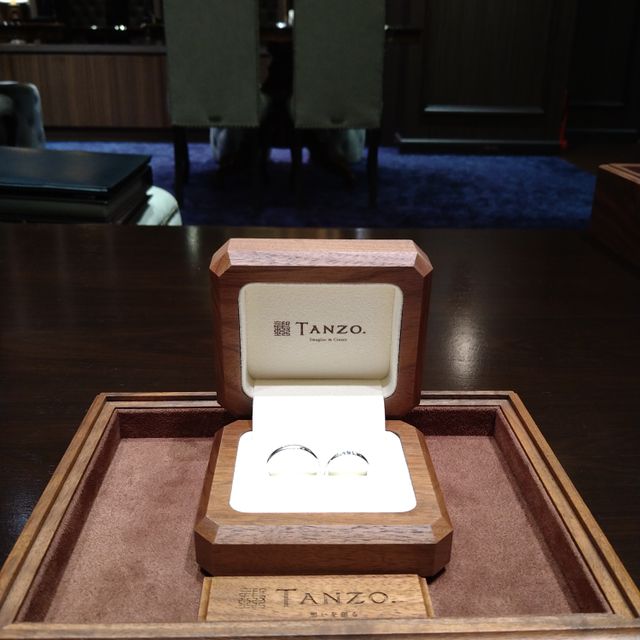 【TANZO.(鍛造指輪)の口コミ】 指輪について全然知識がなかったのですが、リング自体、加工など様々な組…
