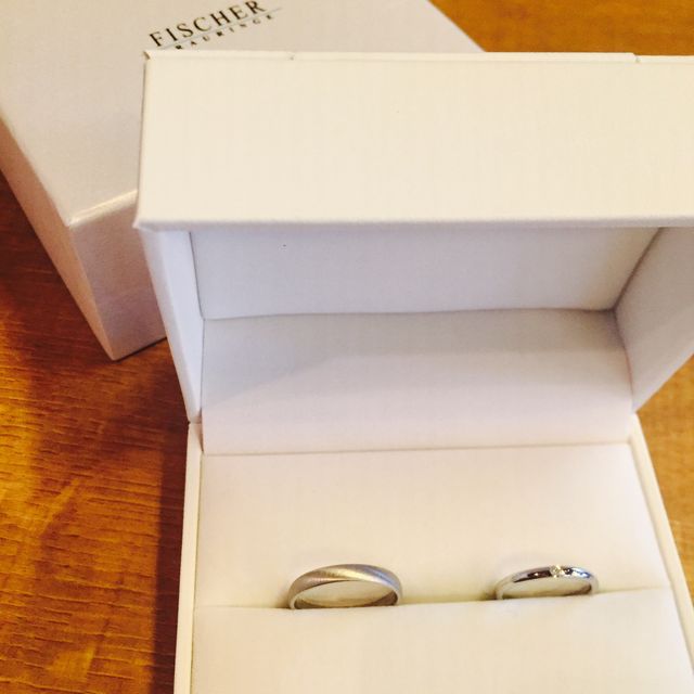 【FISCHER(フィッシャー)の口コミ】 夫の方がこだわりが強く、つけたときに違和感がないもの、リングのデザイ…