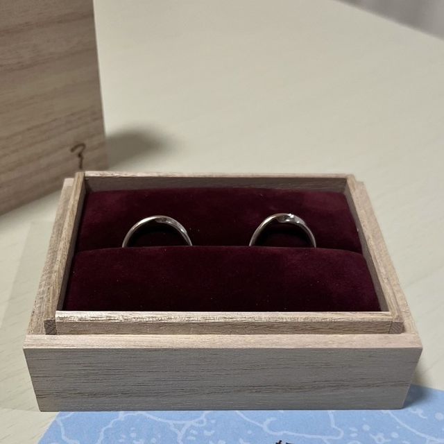 【ichi(イチ)の口コミ】 一部にブラウンゴールドが入っているのですが、妻と同じ地金をわけて使っ…