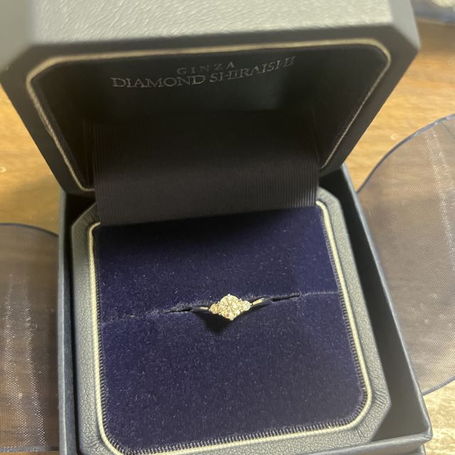 【銀座ダイヤモンドシライシの口コミ】 選べるデザインの種類が多いです。プロポーズリングをいただいたので、後…