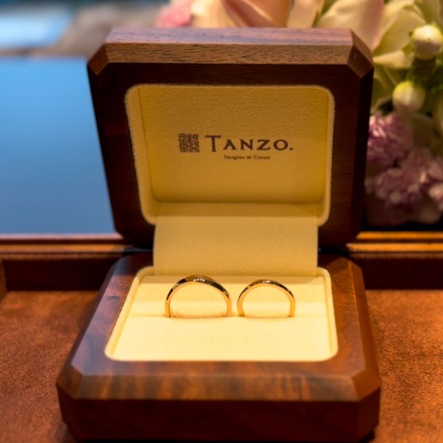 【TANZO.(鍛造指輪)の口コミ】 色味や、デザイン、太さなど実際につけてみることで、理想の指輪に辿り着…