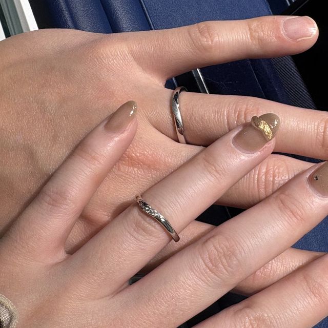 【銀座ダイヤモンドシライシの口コミ】 指が太くて短いのがコンプレックスだったので、指がきれいに見えるリング…
