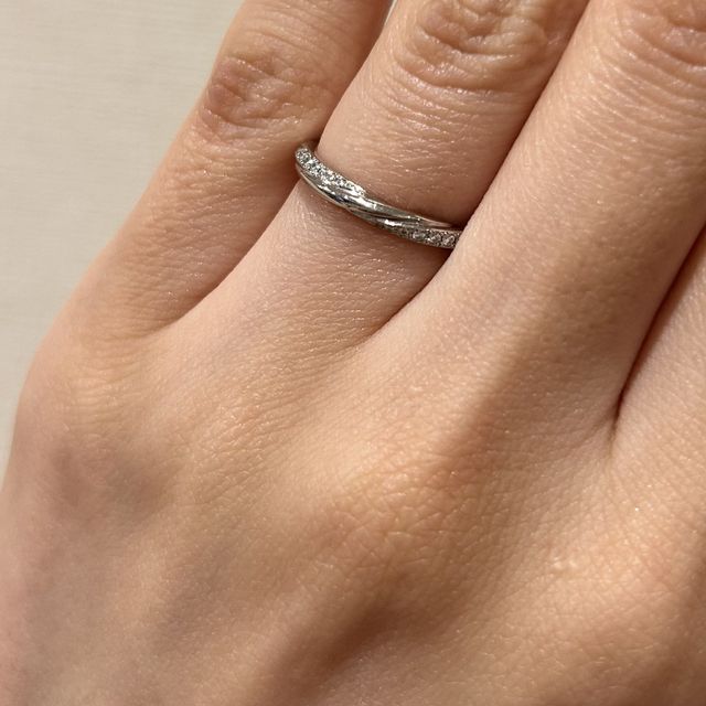 【銀座ダイヤモンドシライシの口コミ】 どの角度からみてもキラキラとしているところ、キラキラすぎるのはあんま…