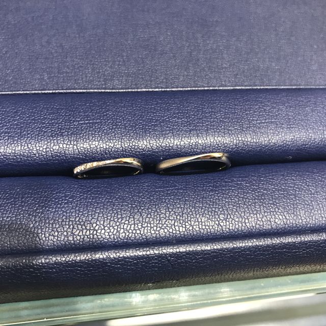 【銀座ダイヤモンドシライシの口コミ】 婚約指輪のダイヤモンドの輝きがすごく綺麗だったこと、その割には値段が…