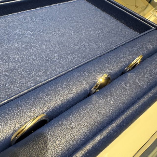 【銀座ダイヤモンドシライシの口コミ】 ダイヤモンドの輝きが暗いところでも綺麗に光り、光に当たるとどの角度か…