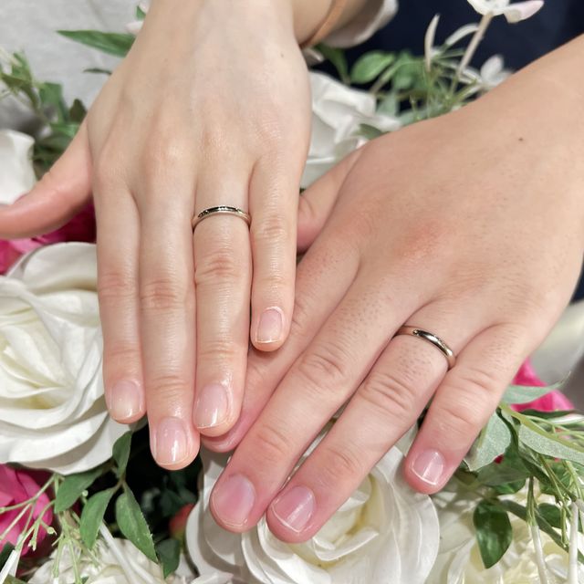 【TANZO.(鍛造指輪)の口コミ】 【指輪のデザイン】
男性の指輪はデザインなし鏡面、女性の指輪もミル打ち…