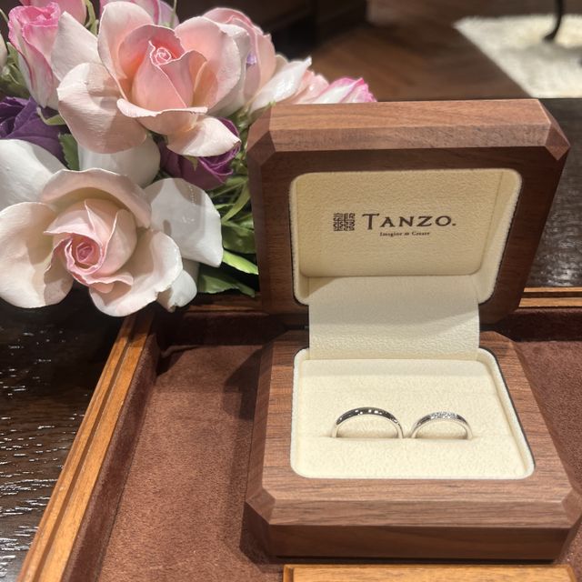 【TANZO.(鍛造指輪)の口コミ】 フルオーダーなので形、色味、石の種類や数などなどわたしの理想を詰め込…