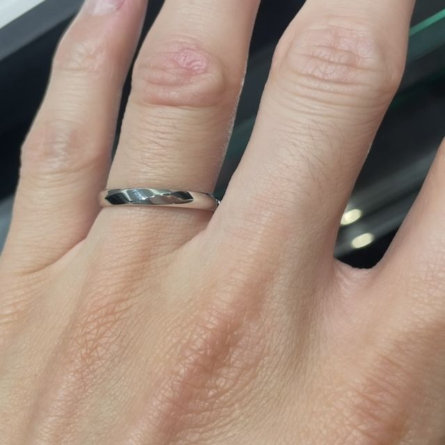 【ラザール ダイヤモンド(LAZARE DIAMOND)の口コミ】 ストレートタイプの指輪を探していました。ダイヤの入っていない指輪にも…