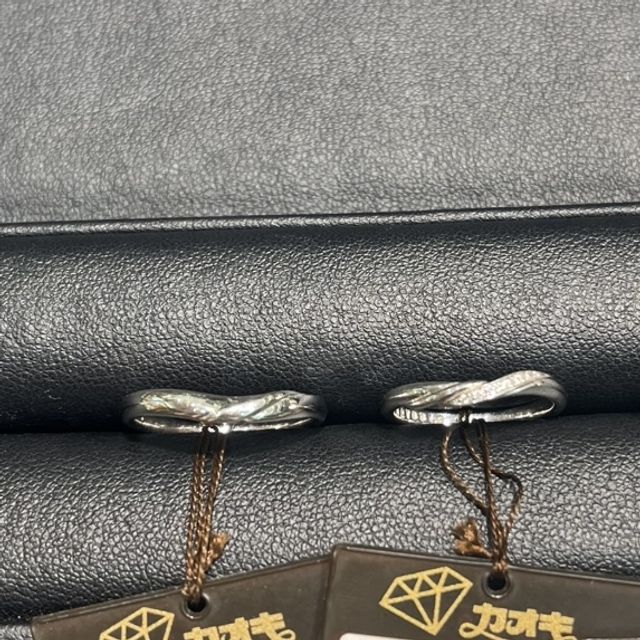 【カオキ　ダイヤモンド専門卸直営店の口コミ】 ウェーブ型の結婚指輪を探していると伝えるとたくさんの種類のものを出し…