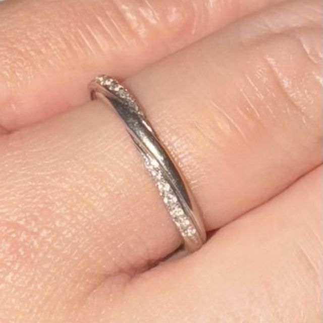 【銀座ダイヤモンドシライシの口コミ】 仕事柄派手なダイヤモンド装飾は避けなければならなかったのですが、一粒…