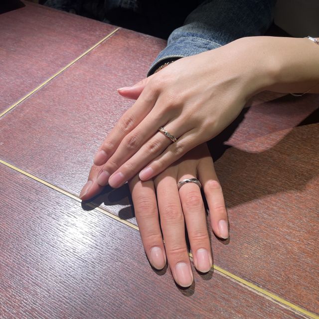 【ith(イズ)の口コミ】 セミオーダーで加工がツヤ、マット、デザイン、石の数等、どの指輪も何通…