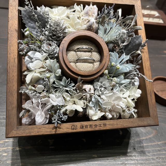 【鎌倉彫金工房の口コミ】 シルバーの色と素材は同じにして、表面の質感はそれぞれの印象や好みに合…