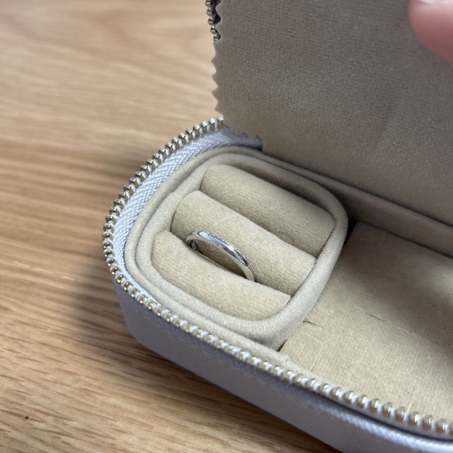 【アイプリモ(I-PRIMO)の口コミ】 片側だけにダイヤが入っているため、オンオフで使い分けができるところが…