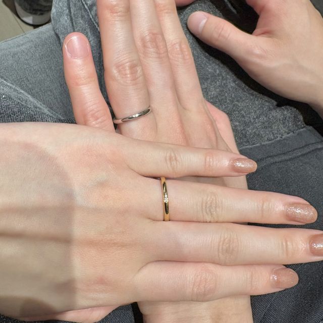 【ラザール ダイヤモンド(LAZARE DIAMOND)の口コミ】 私はゴールドの色味、彼はシルバーの色味を希望しており、こちらのお店で…