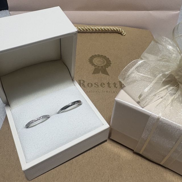 【Love Bond(ラブボンド)の口コミ】 つけた時にサイドにもストーンが入っていて正面から見た時だけじゃなくて…